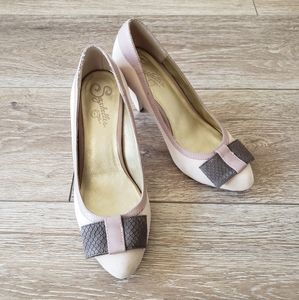 Seychelles Space Bar Heels Pumps